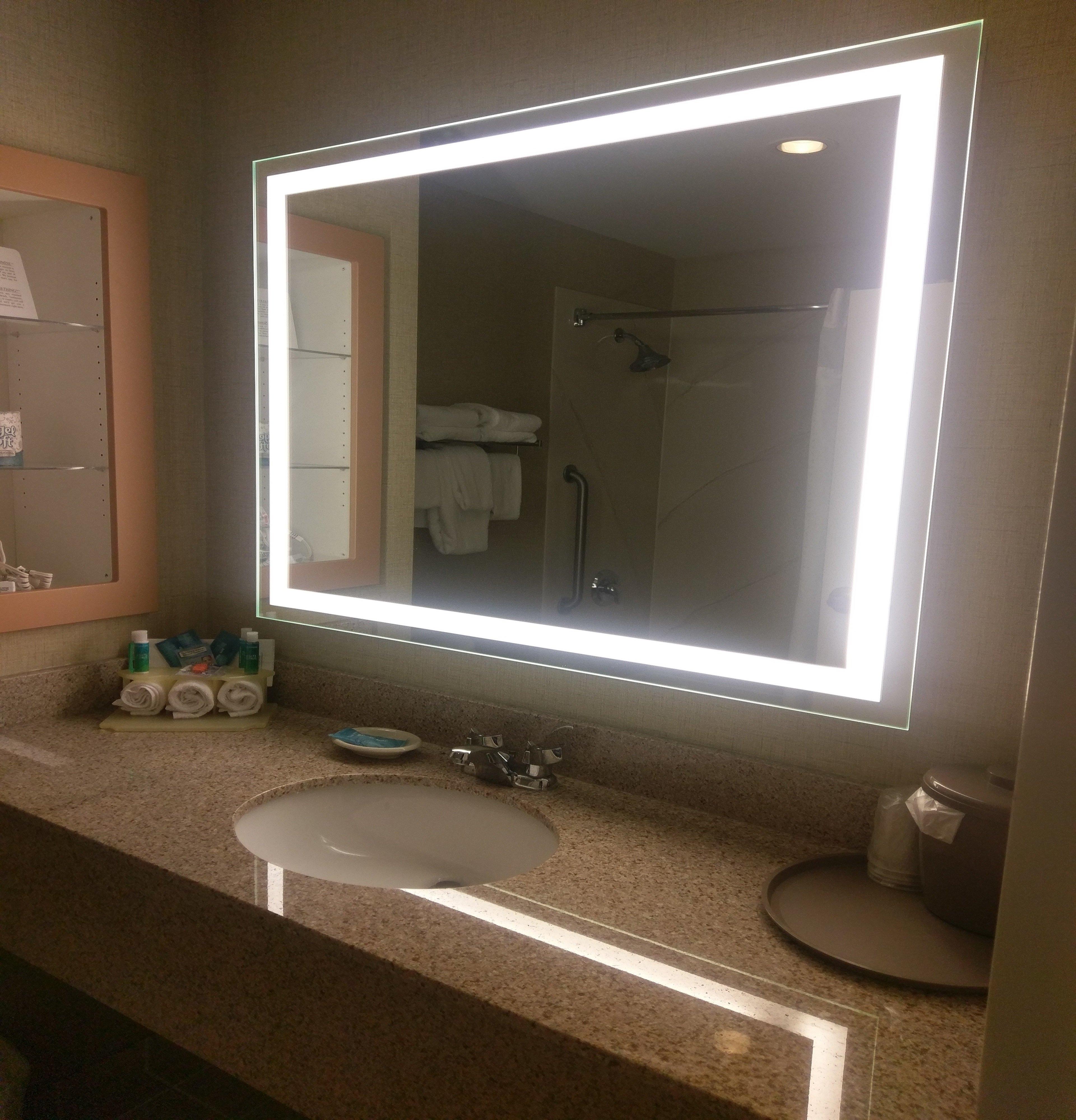 Holiday Inn Express Hotel & Suites Watertown - Thousand Islands By Ihg Екстер'єр фото