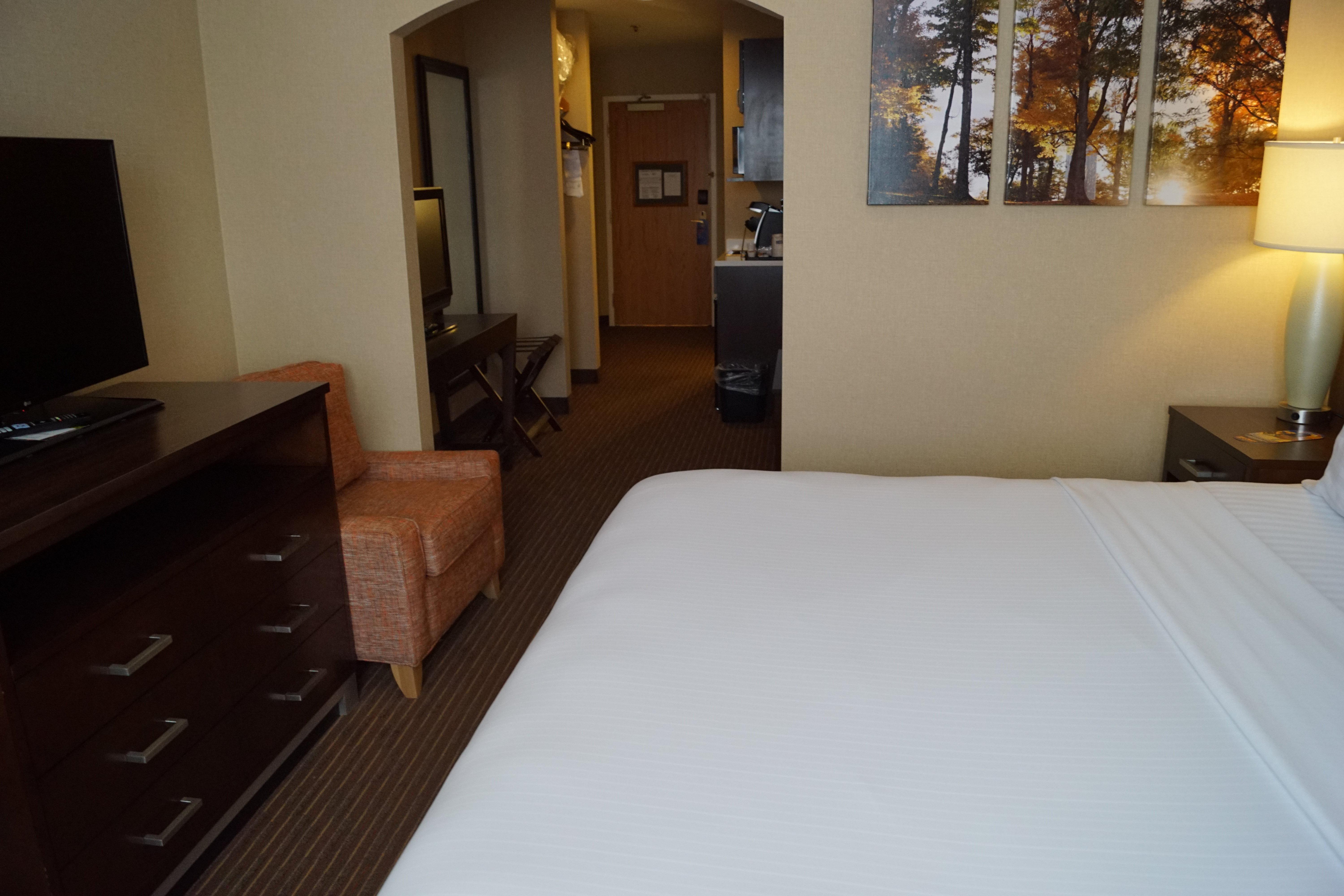 Holiday Inn Express Hotel & Suites Watertown - Thousand Islands By Ihg Екстер'єр фото
