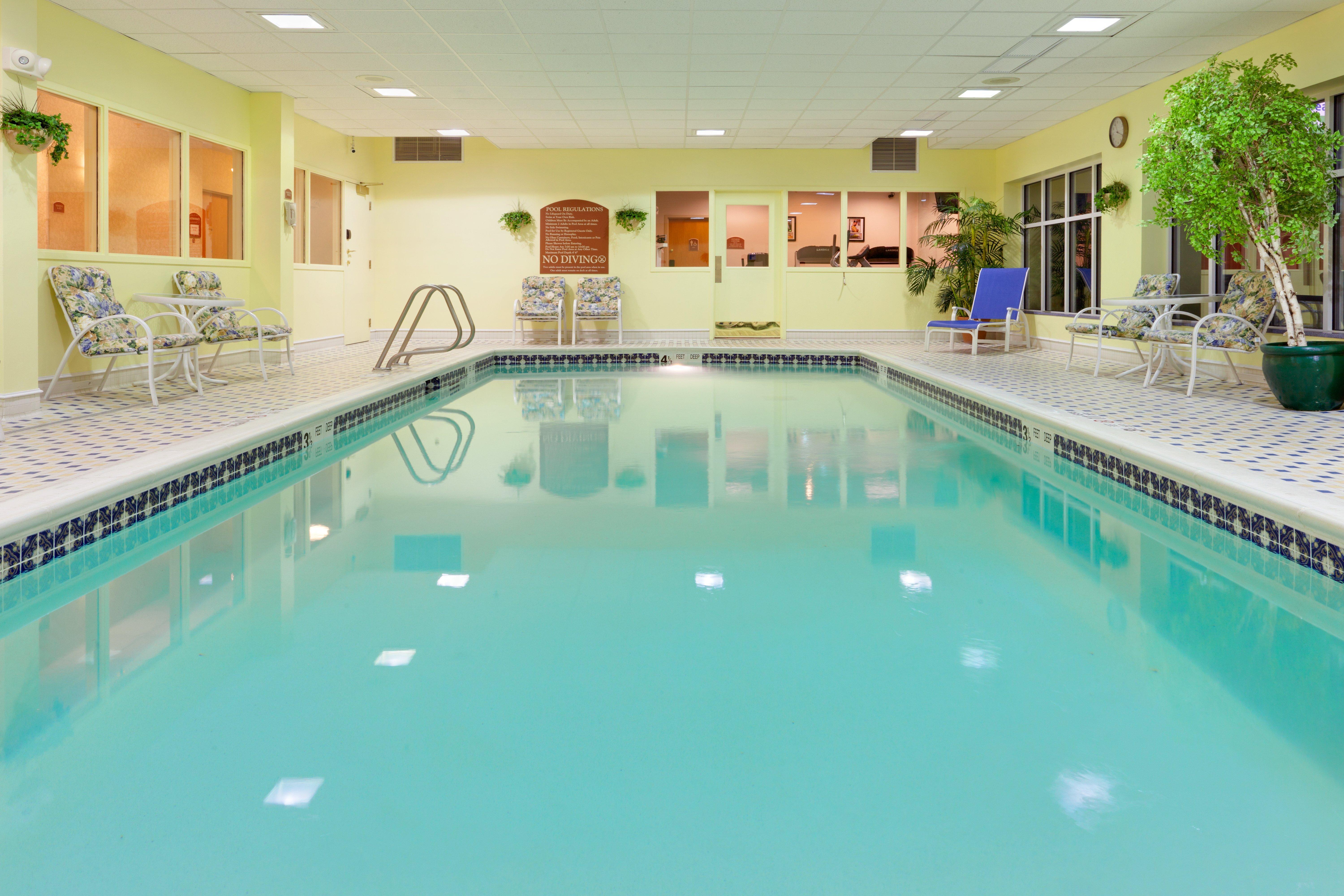 Holiday Inn Express Hotel & Suites Watertown - Thousand Islands By Ihg Екстер'єр фото