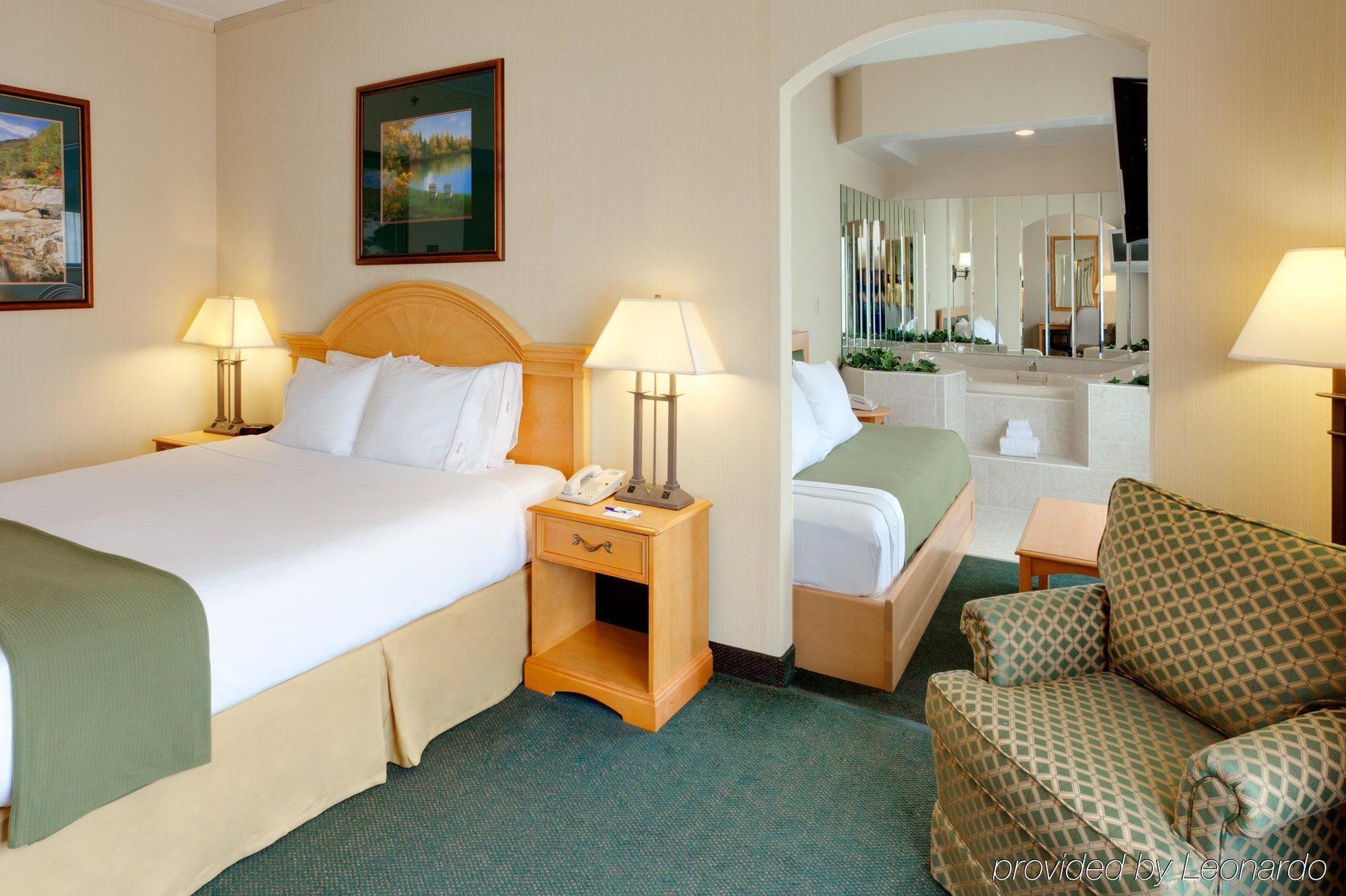 Holiday Inn Express Hotel & Suites Watertown - Thousand Islands By Ihg Номер фото